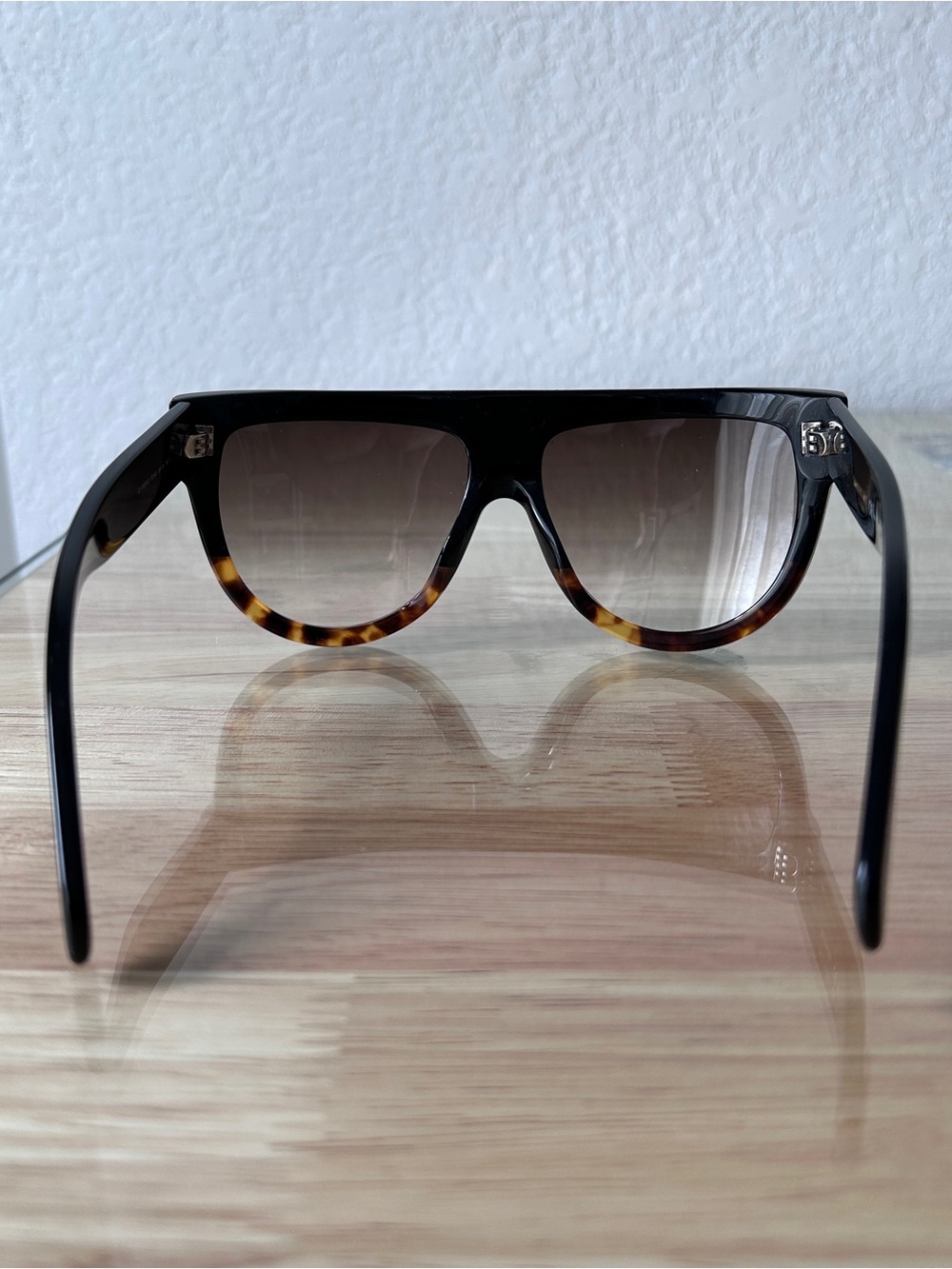 Celine • CL 41026/S FU55l • Women’s  Sunglasses • Black/Tortoise • Preowned - Picture 4 of 7